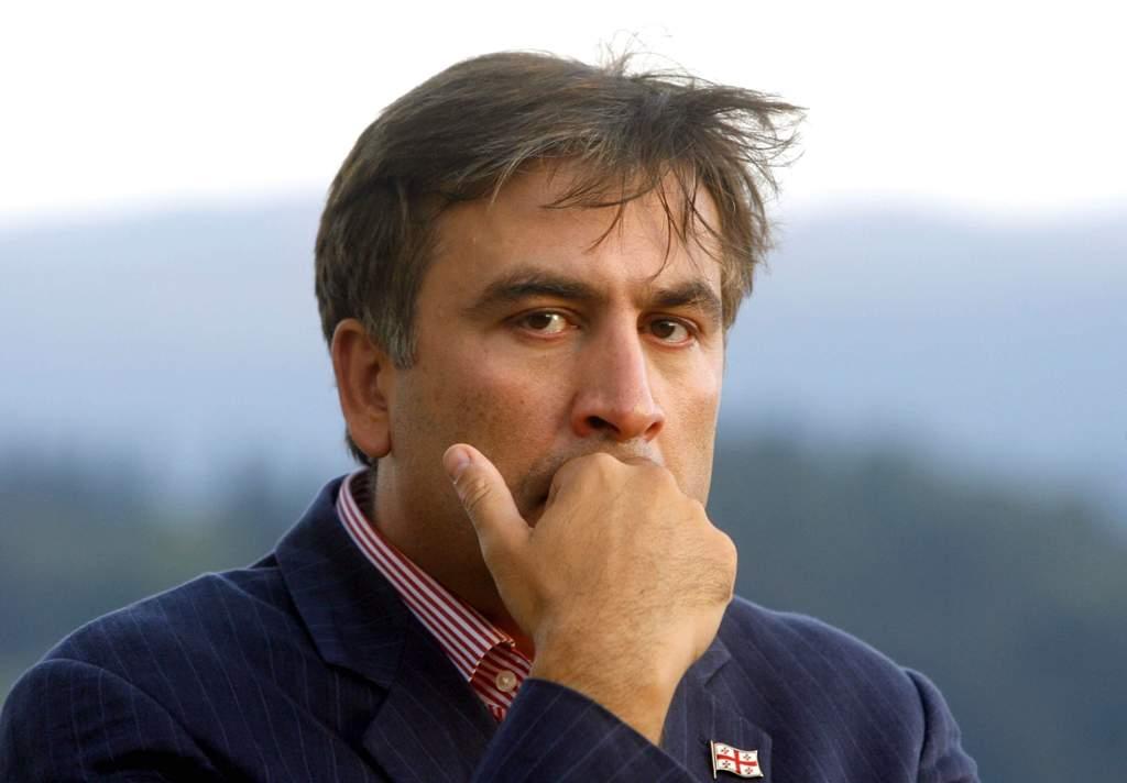 Аваков заявил, что плеснул водой в лицо Саакашвили
