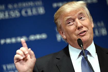 Сын профессионального девелопера, Трамп погрузился в отцовский бизнес в 22 года. Когда он заработал достаточно, чтобы его имя стало известным, имя стало работать на него - Forbes в 2011 году оценил бренд