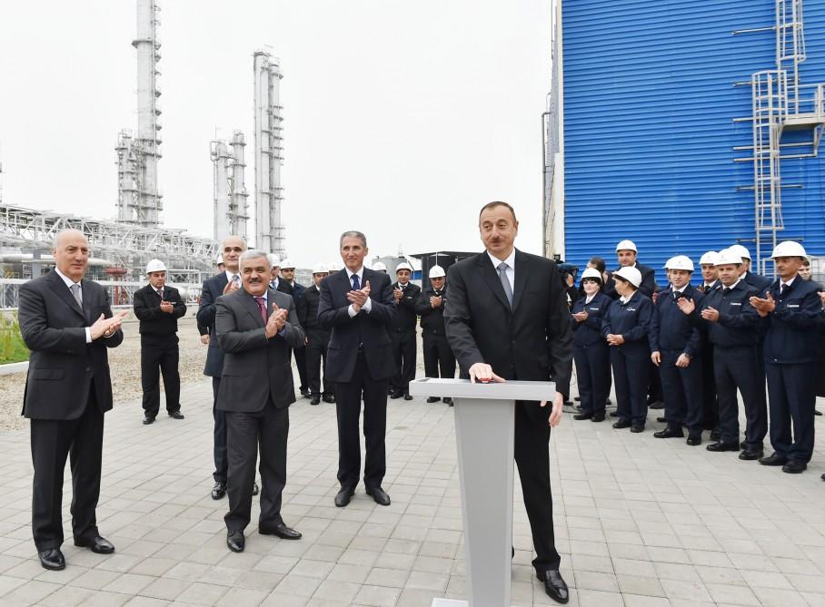 Президент Ильхам Алиев принял участие в открытии двух заводов и одного предприятия в Сумгайыте