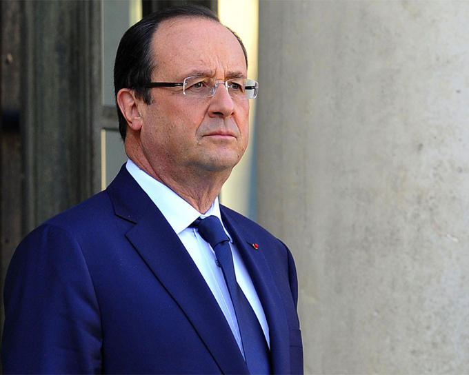 Олланд вручил высшую госнаграду Франции саудовскому принцу