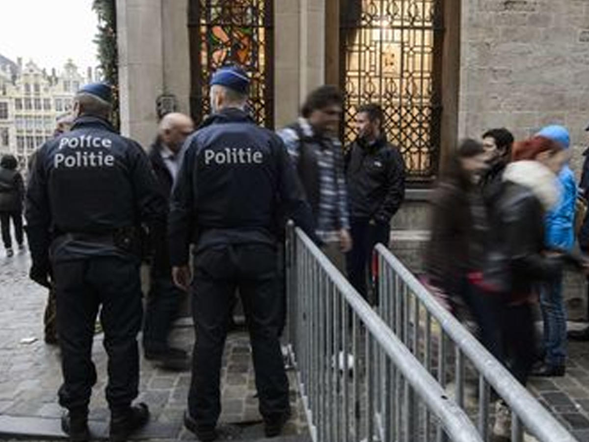 Во Франции провели 182 антитеррористических рейда за ночь