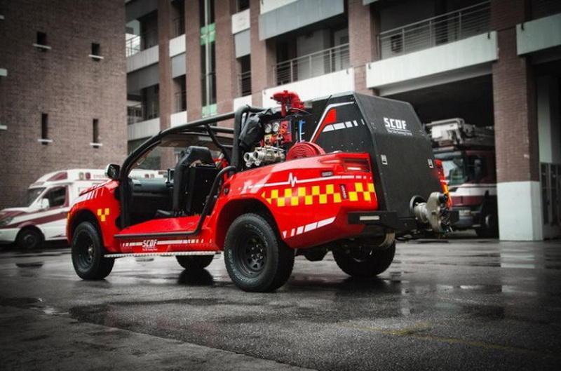 В Сингапур завезли пожарные пикапы для спасателей вместо 
