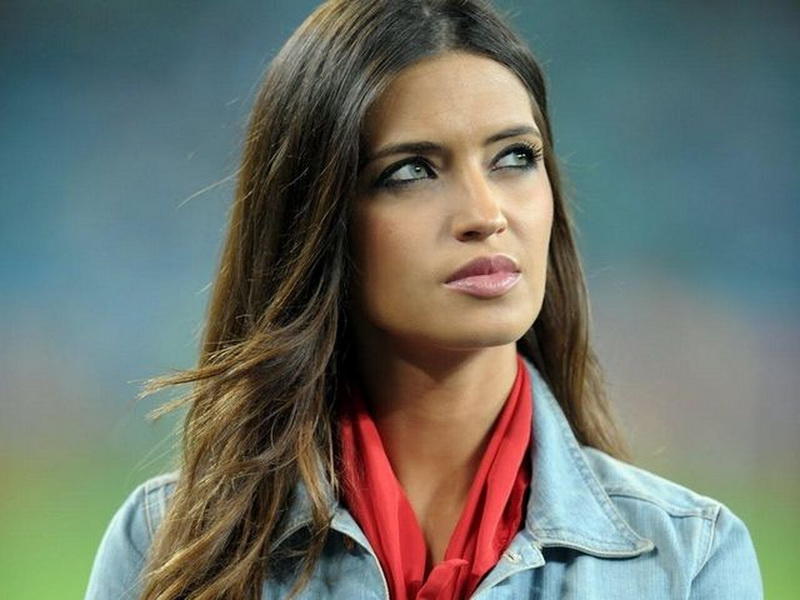 Самая красивая женщина италии жена футболиста