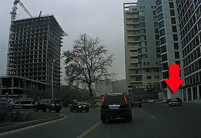 Водитель Toyota устроил беспредел под камерами в Баку <span class="color_red">- ВИДЕО</span>