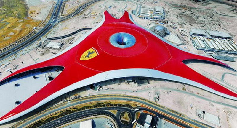 Ferrari World - королевство скорости и автомобилей