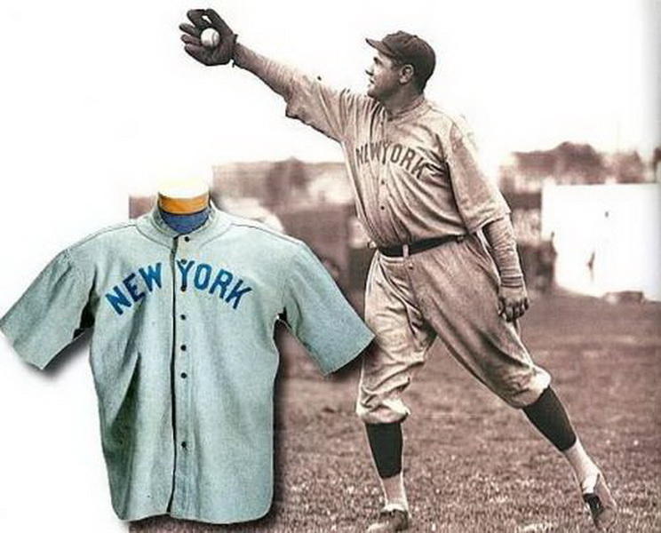 Форма Бейб РутаЭту форму Бейб Рут одевал в первом сезоне игр, выступая за команду 