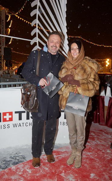 Комментатор Виктор Гусев и актриса Алика Смехова пришли поддержать друзей.