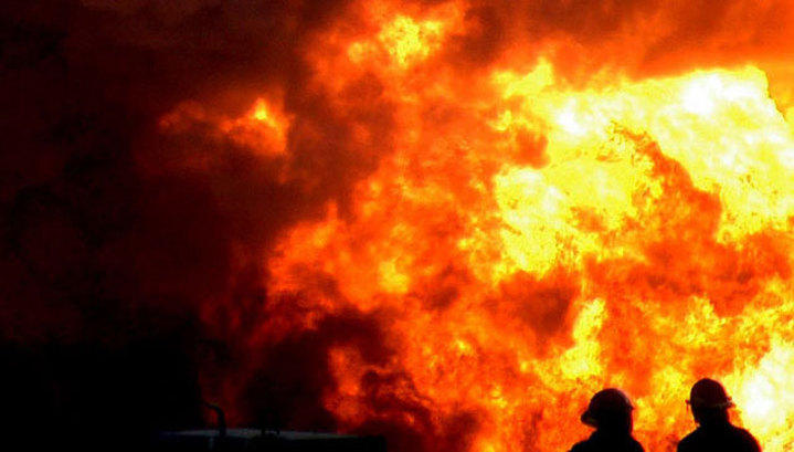 В Канаде при пожаре в двух домах погибли три человека