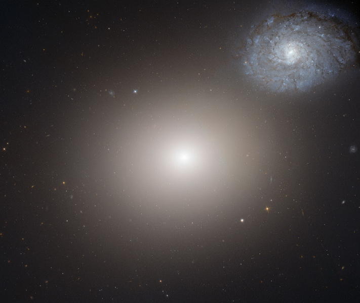 эллиптическая галактика M60