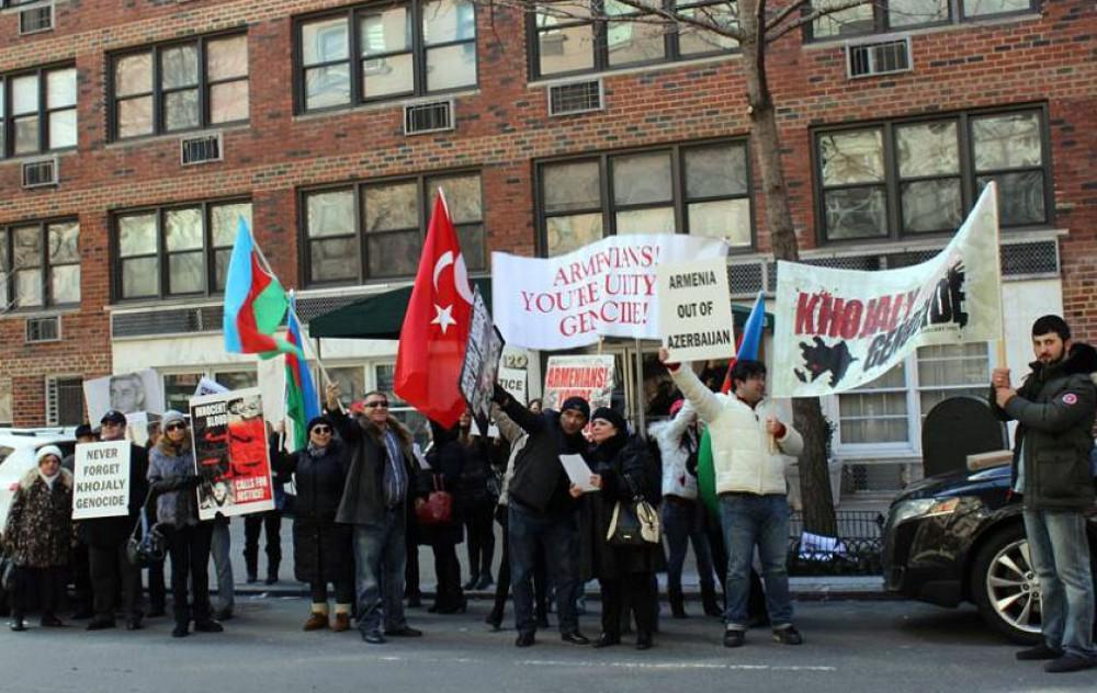 Nyu Yorkda Ermənistanın daimi nümayəndəliyi qarşısında etiraz aksiyası