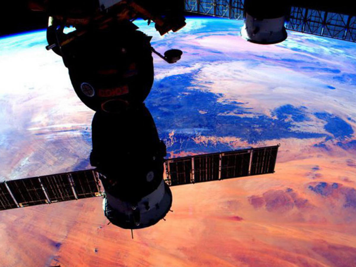 Год в космосе: лучшие снимки Скотта Келли