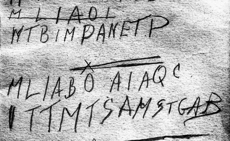 Тамам ШудЕще в декабре 1948 года неизвестный мужчина был найден мертвым в пригороде небольшого городка Аделаида, Австралия. В его кармане полицейские нашли листок с надписью Tamam Shud - это часть из рубаи Омара Хайяма, которую можно перевести как 