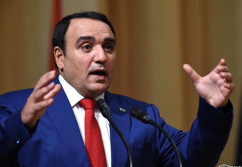Претендующий на президентство в Армении экс-чиновник продал родину