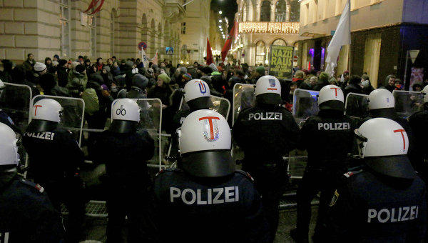 В Вене произошли стычки между правыми и антифашистами