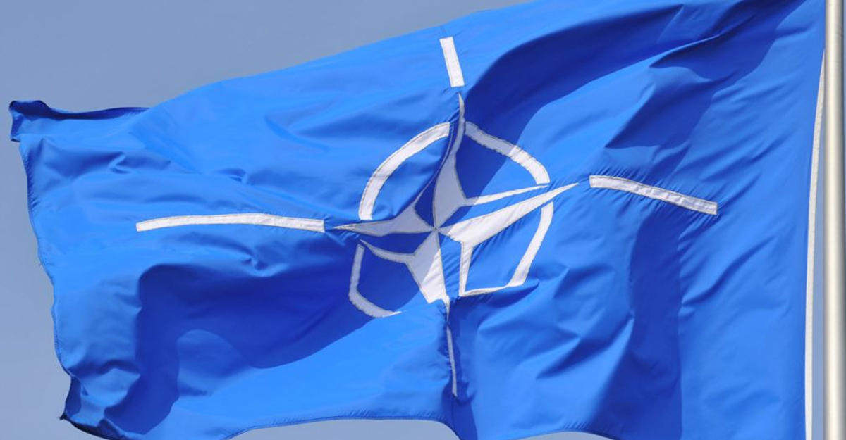 НАТО обвинило RT и Life в фейковых новостях