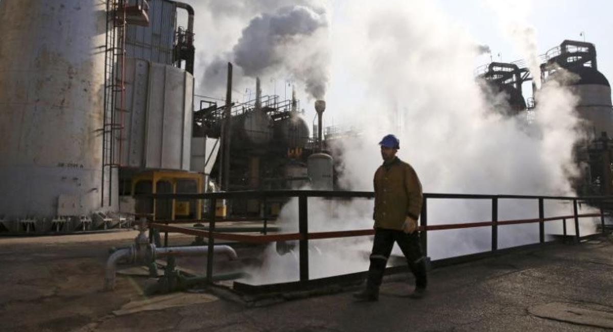 İranda neft emalı zavodu yanır