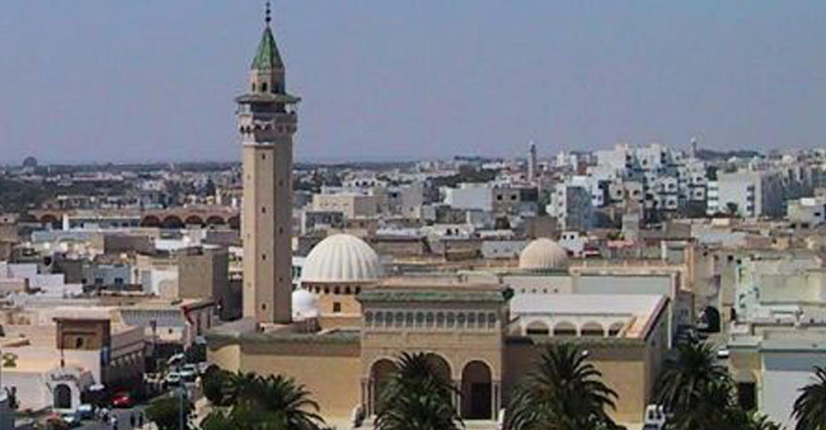 Родные террориста из Ниццы угрожают собравшимся репортерам в Тунисе