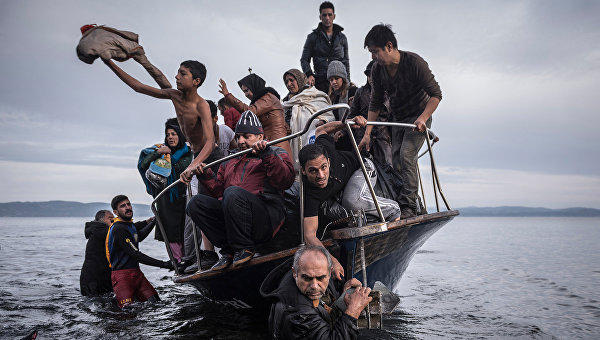 У берегов Испании спасены десятки мигрантов