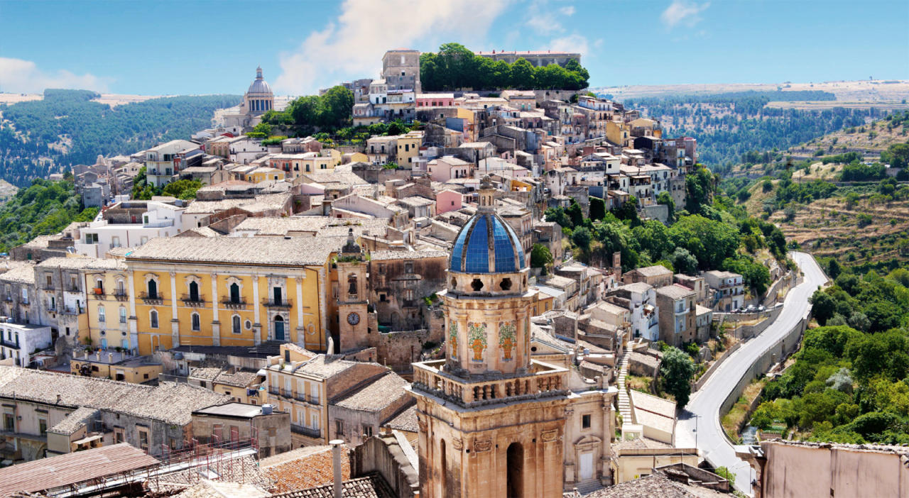 В Италии распущены мэрии городов из-за связей с мафией