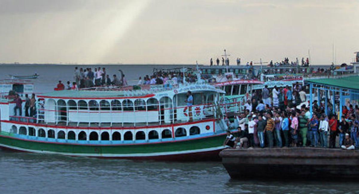 Banqladeşdə gəmi batıb, 17 nəfər itkin düşüb