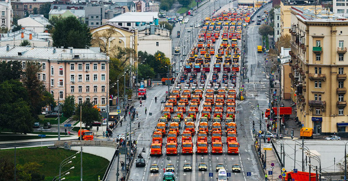 Парад городской техники в Москве, попавший в Книгу рекордов Гиннесса