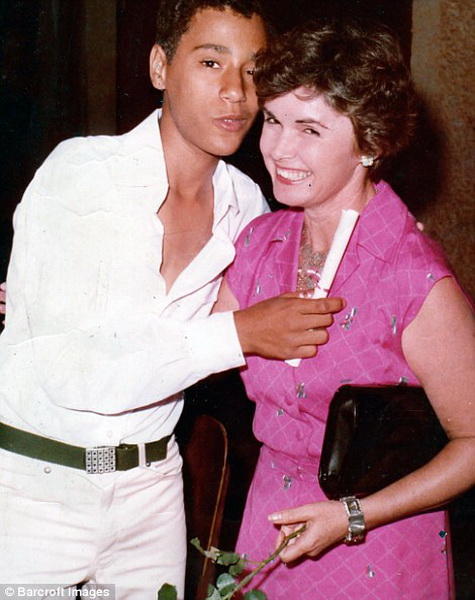 Бразильский Халк вводит в мышцы синтетическое масло, чтобы стать еще больше