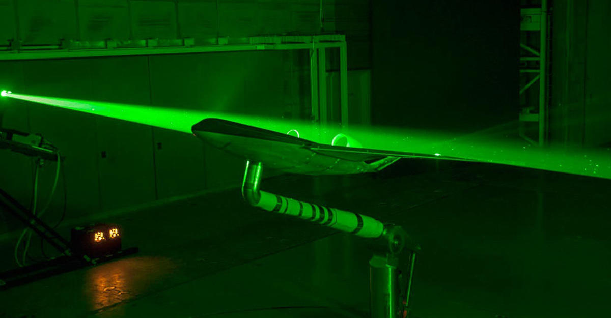 NASA применила лазеры для создания нового самолета