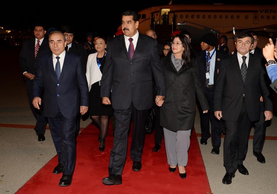 Президент Венесуэлы прибыл с официальным визитом в Азербайджан