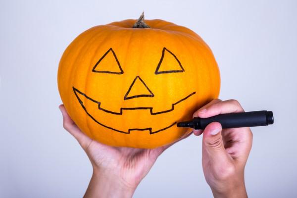 Как сделать тыкву на Хэллоуин своими руками: топ-5 способов