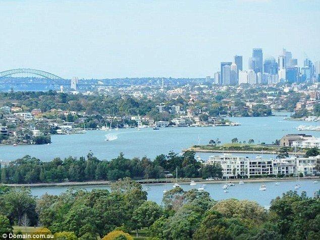 Банковские депозиты на сумму $4,6 миллиона по ошибке попали на личный счет девушки. Она потратила...