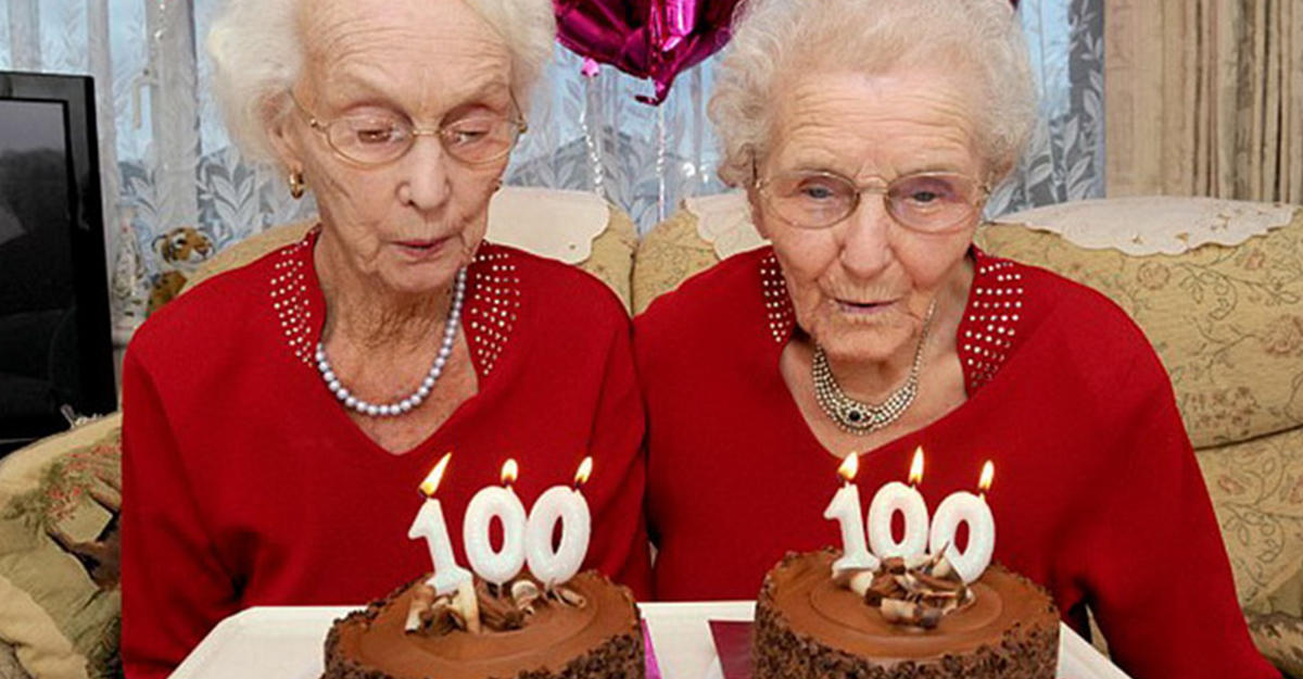 Двойняшки, отпраздновавшие 100-летний юбилей, делятся секретом долголетия