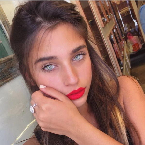 10 проблем, с которыми сексапильные девушки сталкиваются постоянно