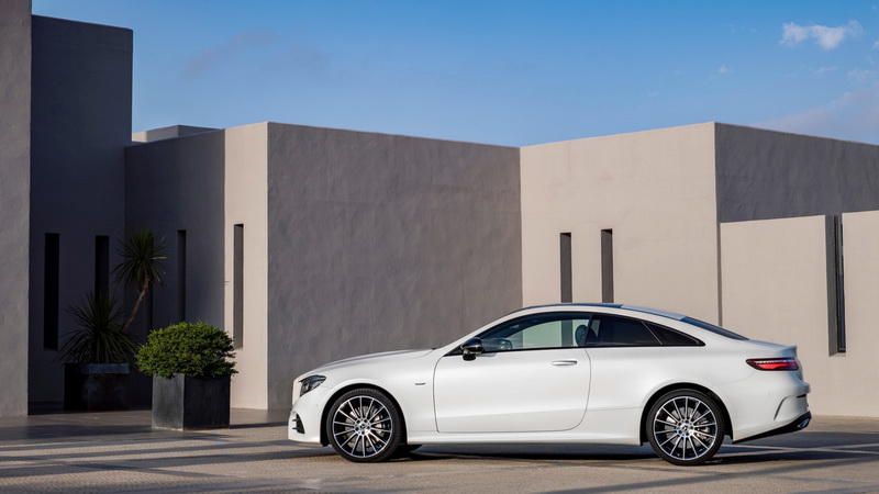 Mercedes-Benz официально представил купе Е-класса
