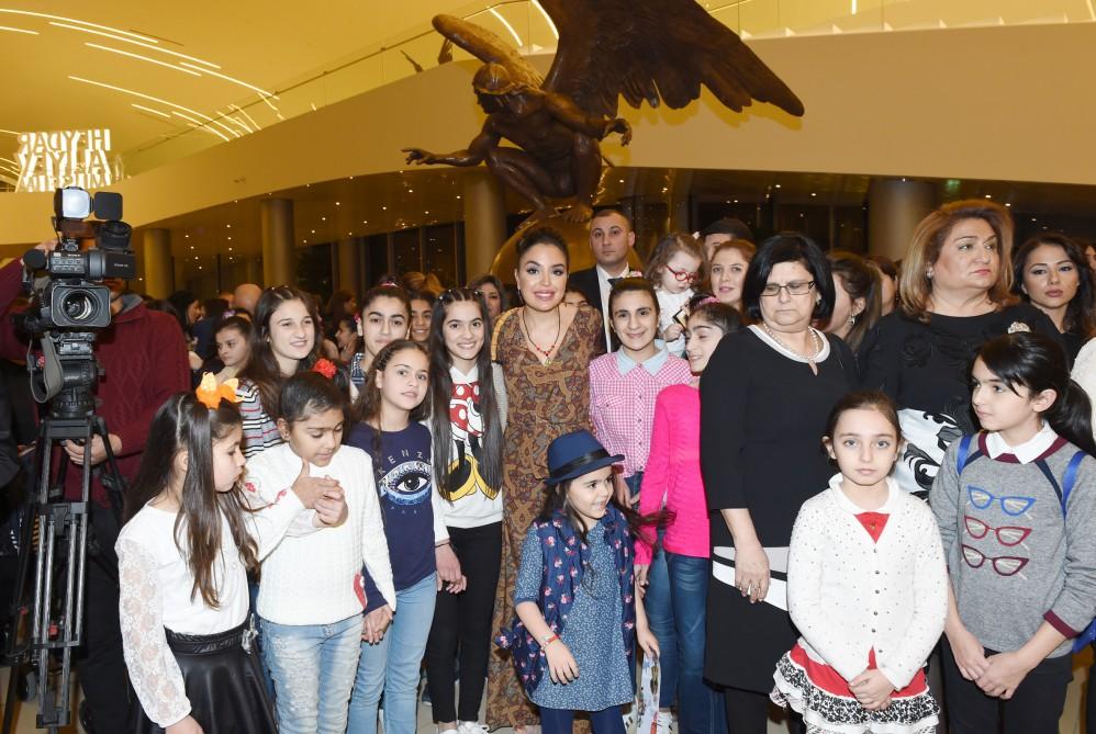 Вице-президент Фонда Гейдара Алиева Лейла Алиева ознакомилась с выставкой «Кукла в искусстве»