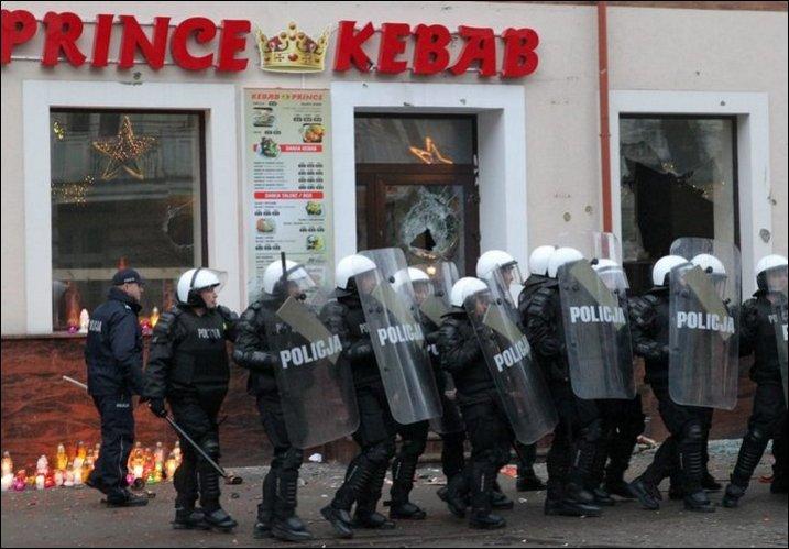 Массовые беспорядки начались в городе Элк в Польше