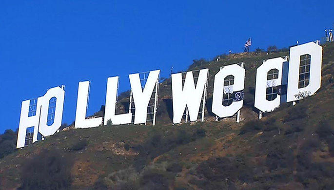 В Лос-Анджелесе неизвестные превратили надпись Hollywood в Hollyweed