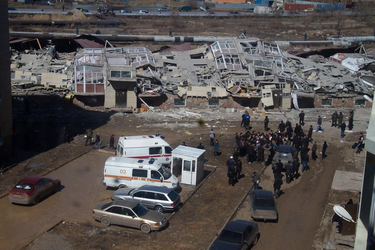 В Казахстане под завалами рухнувшего дома нашли двоих погибших