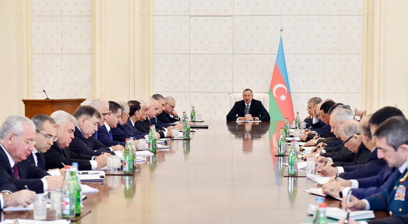 Президент Ильхам Алиев: Азербайджан в 2017 году приумножит свои валютные резервы