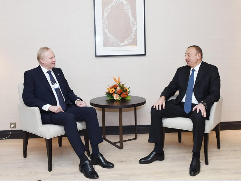 Президент Ильхам Алиев встретился в Давосе с главным исполнительным директором BP