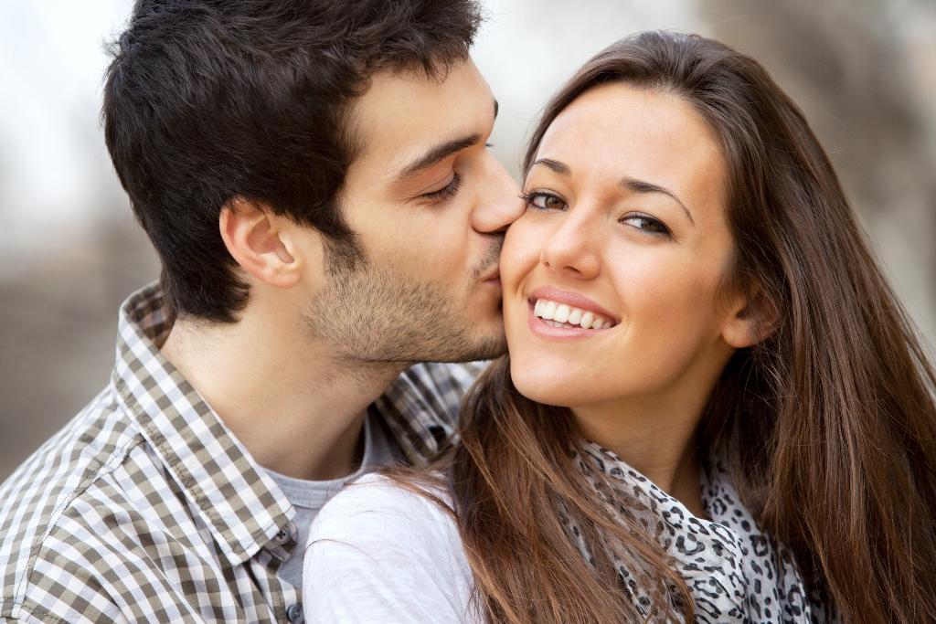 Как научиться целоваться в губы: правильная техника, инструкция: Отношения: Забота о себе: вторсырье-м.рф