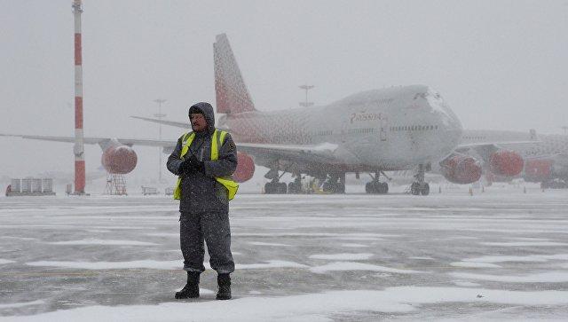 В Московских аэропортах отменили тридцать рейсов