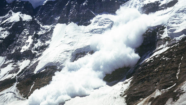 Растет число погибших при сходе лавин в Индии