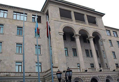 Минобороны Азербайджана пригрозило нанести сокрушительный удар по ВС Армении