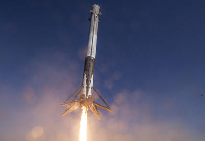 SpaceX вновь успешно посадила использованную ступень Falcon 9 <span class="color_red">- ВИДЕО</span>