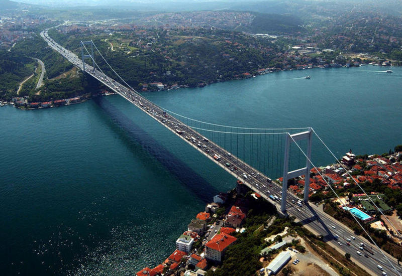 Türkiyənin məşhur körpüsü bayrağımızın rənglərinə bürünəcək