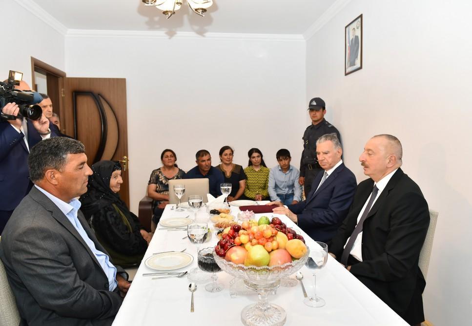 Президент Ильхам Алиев ознакомился с домом жителя села Джоджуг Мерджанлы Огтая Хазиева