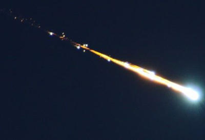 Водитель снял на видео падающий в Москве метеорит <span class="color_red">- ВИДЕО</span>