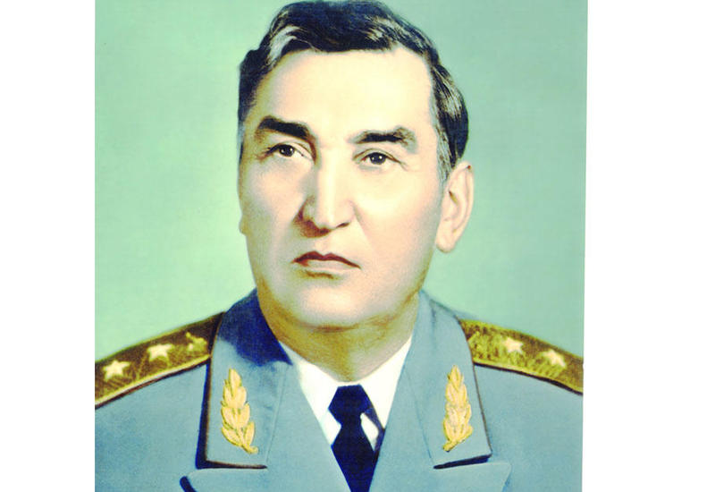 Генерал-лейтенант Гусейн Расулбеков -100
