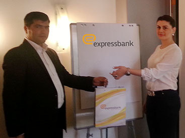 “Expressbank” manatla nağd pul krediti təklif edir