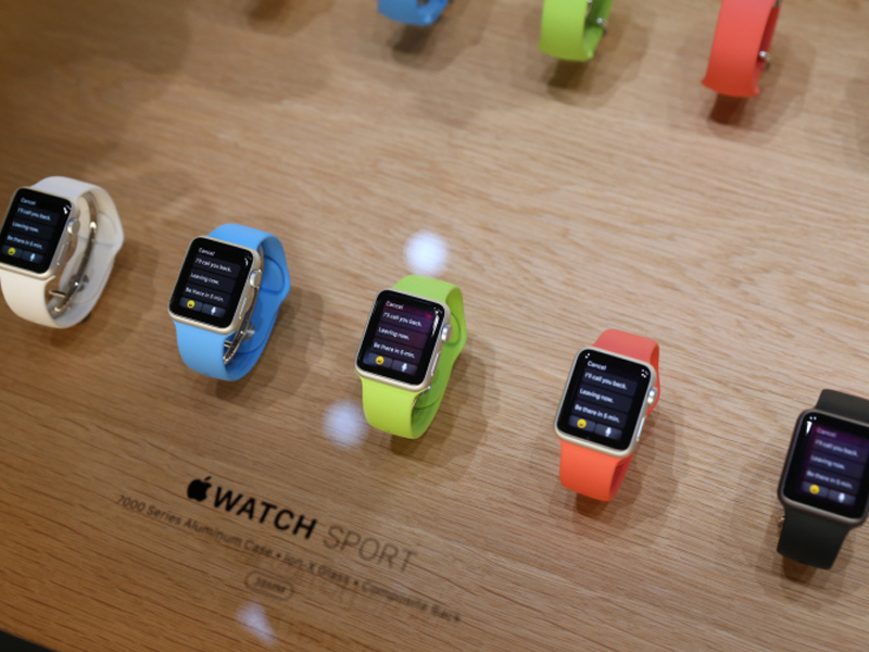 Apple Watch будут храниться в специальных сейфах